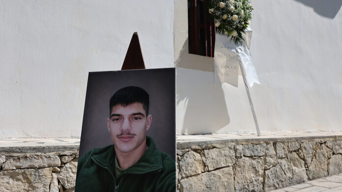 Συγκλόνισε ο επικήδειος του Μητροπολίτη Ρεθύμνης για τον Νικήτα: Στην αγκαλιά της Παναγίας δεν θα κινδυνεύεις από κανέναν, παιδί μου»