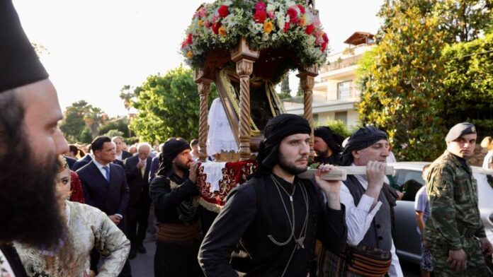 Με μεγαλοπρέπεια η υποδοχή της Ιερής Εικόνας της Παναγίας Σουμελά στην Κηφισιά