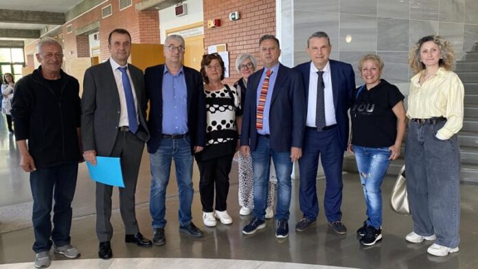 Περιφέρεια Αττικής: Παραμένουν στον Δήμο Κατερίνης οι 26 συμβασιούχοι στην καθαριότητα