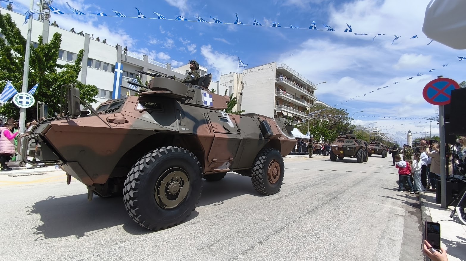 Αλεξανδρούπολη: Μεγαλειώδης παρέλαση με 3.000 συμμετέχοντες για τα 106 χρόνια από την απελευθέρωση