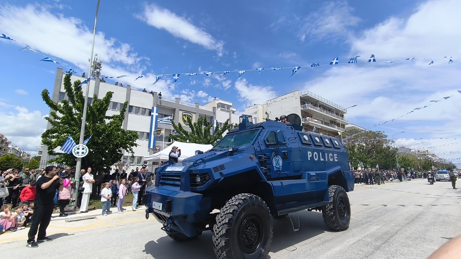 Αλεξανδρούπολη: Μεγαλειώδης παρέλαση με 3.000 συμμετέχοντες για τα 106 χρόνια από την απελευθέρωση