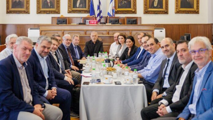 Συμμαχία για τη διατήρηση του Ναυτοδικείου στον Πειραιά
