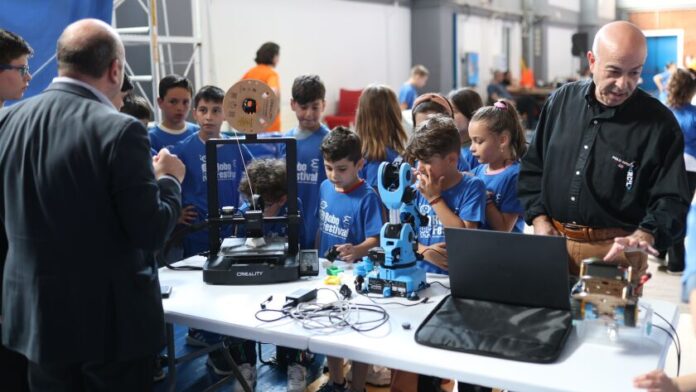 Θριαμβευτικό το Φεστιβάλ Εκπαιδευτικής Ρομποτικής της Π.Στ.Ε. στο Σχηματάρι