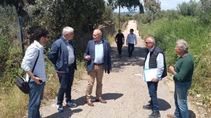 Επίσκεψη Δημάρχου στις ασφαλτοστρώσεις των πυρόπληκτων περιοχών του Πύργου