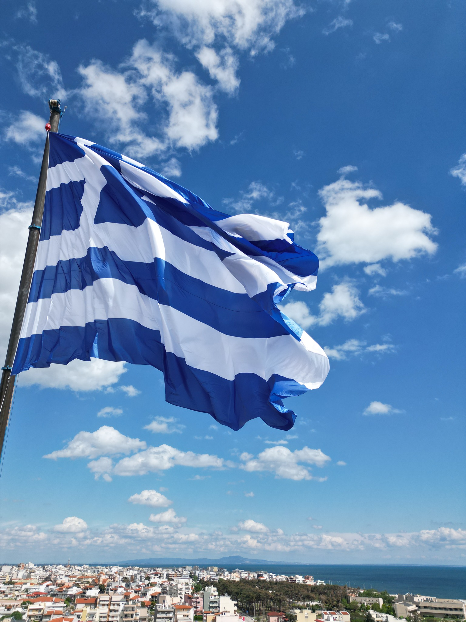 Αλεξανδρούπολη: Μεγαλειώδης παρέλαση με 3.000 συμμετέχοντες για τα 106 χρόνια από την απελευθέρωση