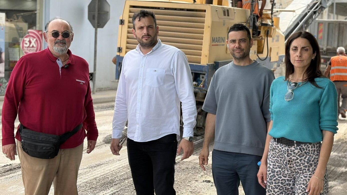 Επιθεώρηση Δημάρχου Τυρνάβου σε εργασίες αποκατάστασης δρόμου στον Αμπελώνα