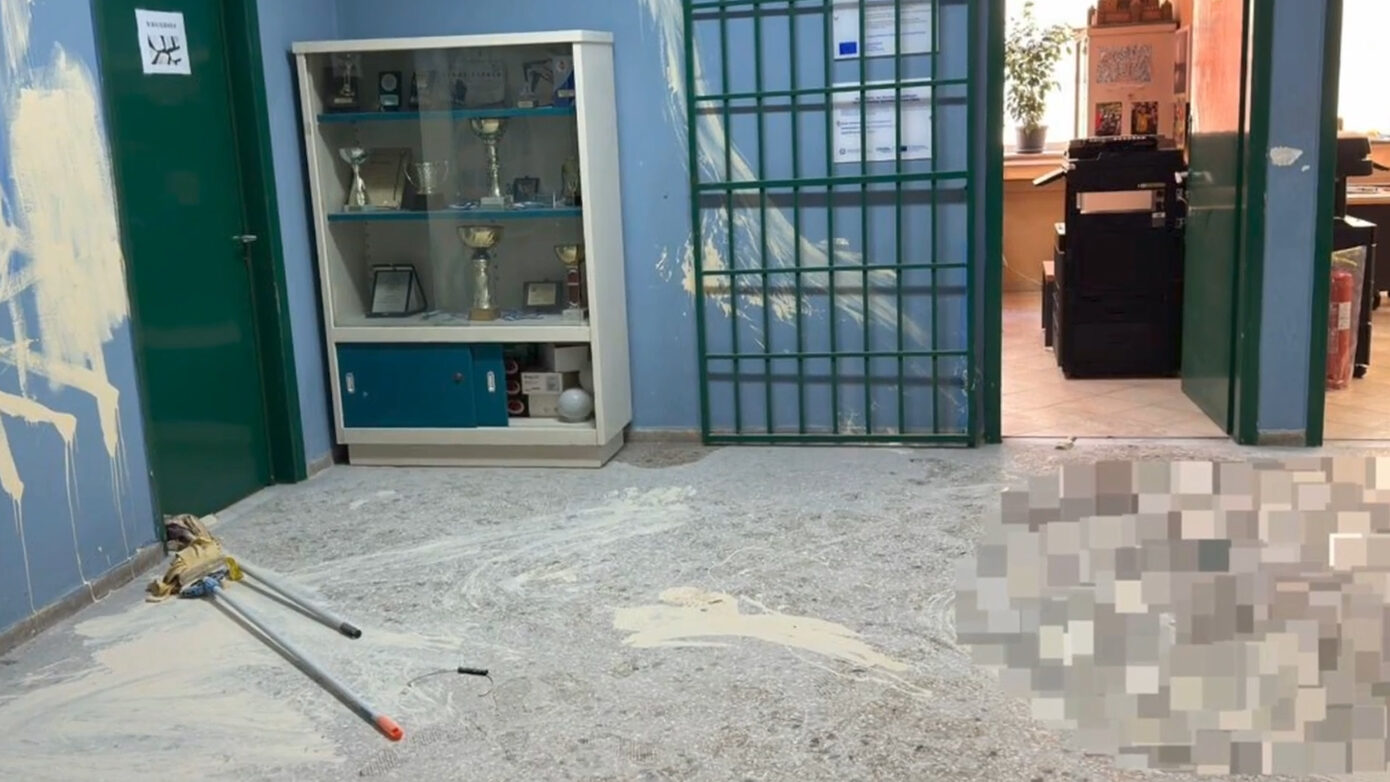 Καταστροφές στο 1ο Λύκειο Αργυρούπολης: «Έσπασαν για διασκέδαση, είναι απογοητευτικό, αγωνιζόμαστε μόνοι μας»