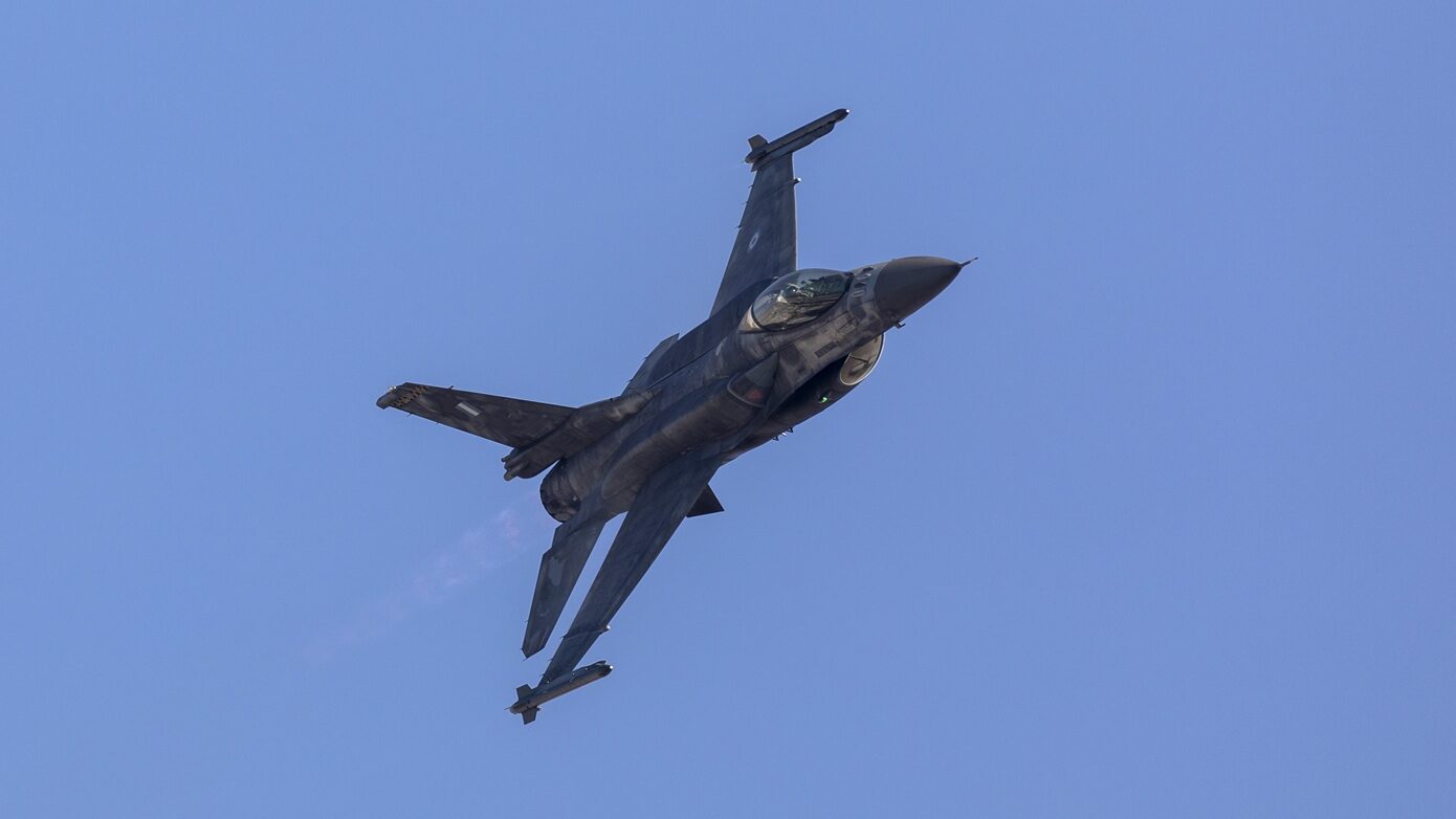 Μπαράζ παραβιάσεων από οπλισμένα τουρκικά F-16 στο Αιγαίο – Εμπλοκή με ελληνικό μαχητικό