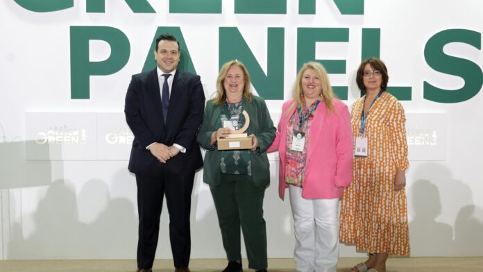 Το Βραβείο Καινοτομίας «Μιχάλης Χρηστάκης» απονεμήθηκε στον Δήμο Αιγάλεω