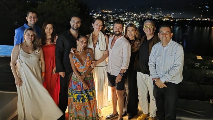 Σκιάθος: Τούρκοι influencers προβάλλουν το νησί σε εκατοντάδες χιλιάδες ακολούθους