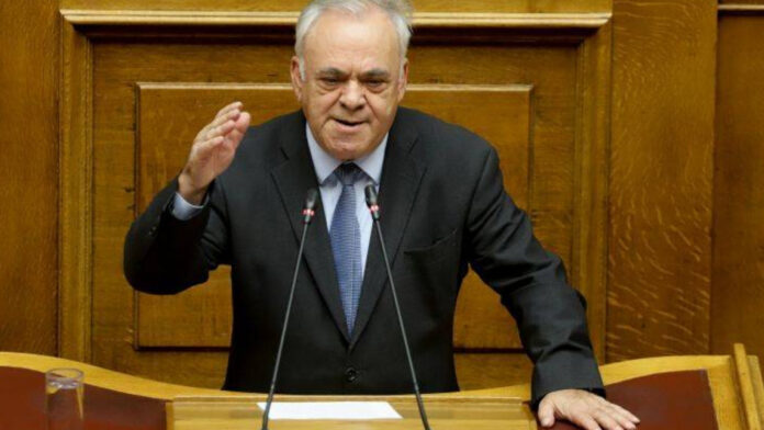 Ο Γιάννης Δραγασάκης ορκίστηκε στη Βουλή στη θέση της Αχτσιόγλου – Θα ανεξαρτητοποιηθεί άμεσα