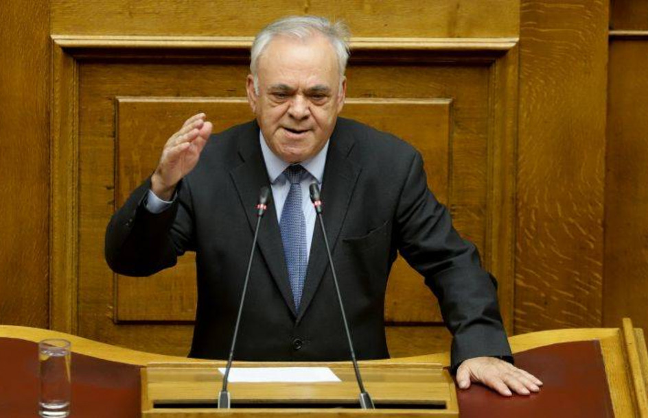 Ο Γιάννης Δραγασάκης ορκίστηκε στη Βουλή στη θέση της Αχτσιόγλου – Θα ανεξαρτητοποιηθεί άμεσα