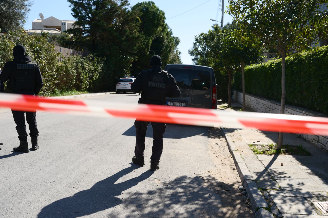 Λάρισα: Συνελήφθη 50χρονος που κρατούσε όμηρο την πρώην σύζυγό του – Την απειλούσε με τσεκούρι και έλεγε ότι θα της βάλει φωτιά