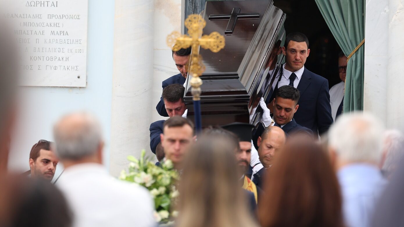 Φίλοι, συνάδελφοι και στελέχη της Αριστεράς αποχαιρέτησαν τον δημοσιογράφο, Νίκο Σερβετά