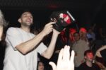 Πρωταθλητές και στα μπουζούκια – Ερυθρόλευκο ξενύχτι στην Κατερίνα Λιόλιου με φόντο τις φετινές κούπες
