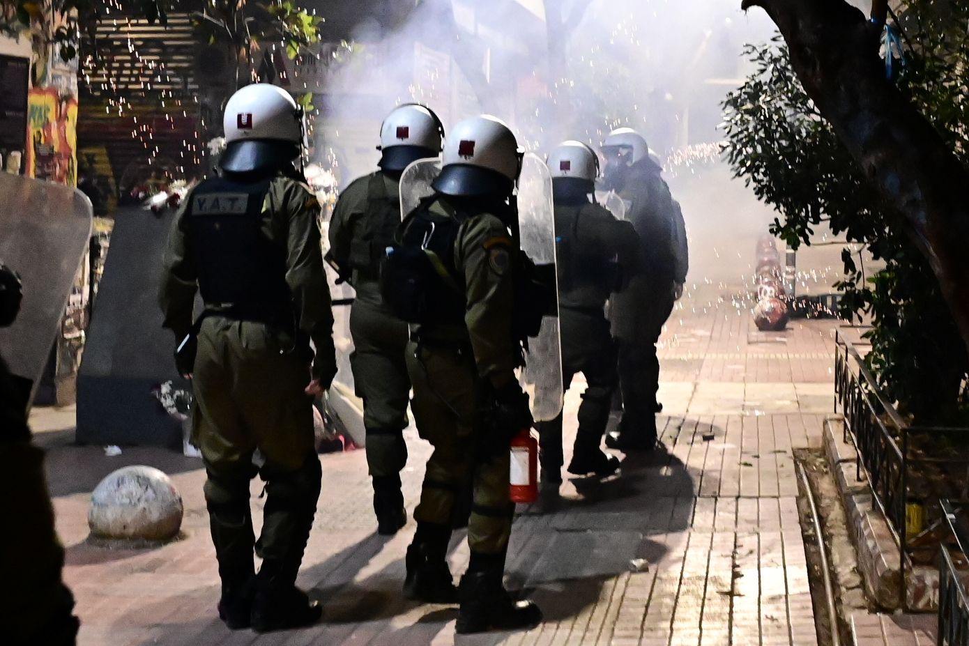 Εξάρχεια: Ένταση μετά από επίθεση με μολότοφ