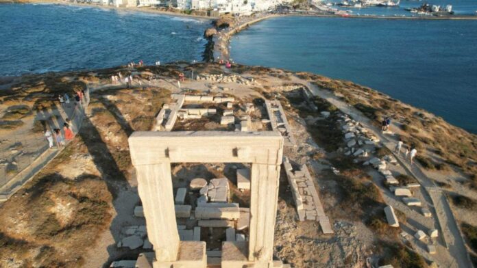 Δ.Νάξου: Η Αγία Άννα ξεχωρίζει σε λίστα με τις 100 κορυφαίες παραλίες του πλανήτη​​​​​​​​​​​​​​​