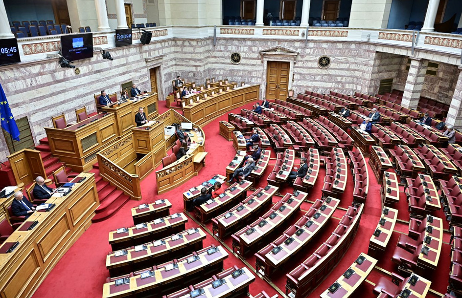 ΚΚΕ: Η κυβέρνηση επιδιώκει να γίνουν fast track διαδικασίες για την Επιτροπή Αναθεώρησης του Συντάγματος