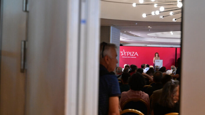 Μάχη για το μέλλον του ΣΥΡΙΖΑ στην κρίσιμη ΚΕ: «Δίπλα στον Τσίπρα» ή αυτόνομη πορεία; – Τα στρατόπεδα και οι συμμαχίες
