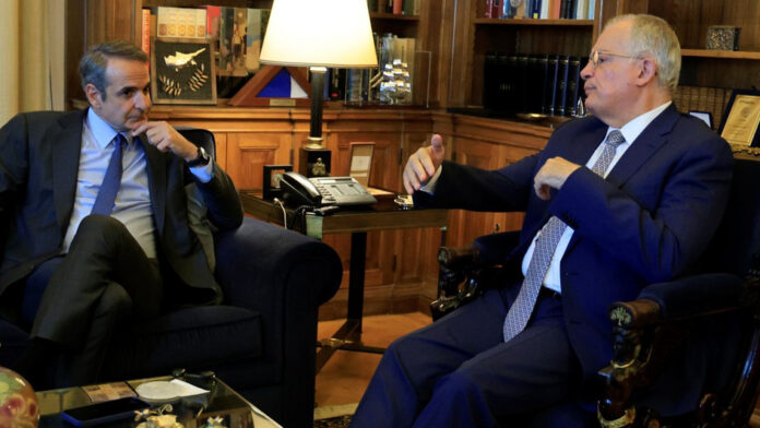 Μητσοτάκης σε Τασούλα: Αποκλιμάκωση στις τιμές των καυσίμων και επιστροφή στην κανονικότητα
