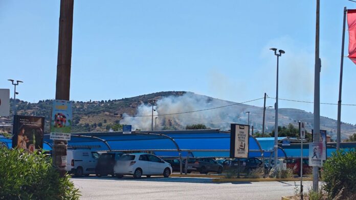 Φωτιά στον Κουβαρά Αττικής