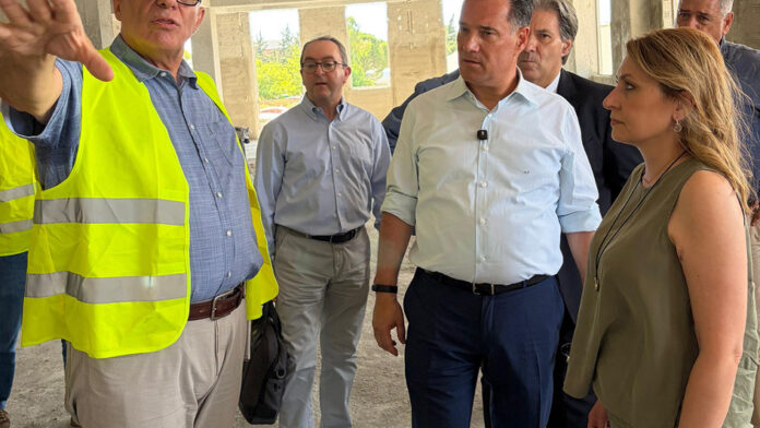 Άδωνις Γεωργιάδης επισκέφθηκε τρία νοσοκομεία της Πάτρας και το Κέντρο Υγείας βορείου τομέα
