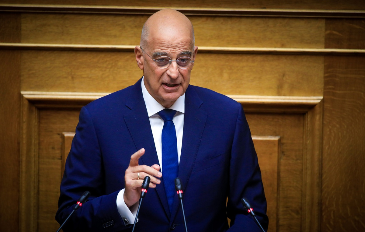 Δένδιας: Φόρος τιμής στους συμμάχους που αποβιβάστηκαν στη Νορμανδία και άνοιξαν τον δρόμο για την απελευθέρωση από τη ναζιστική κατοχή