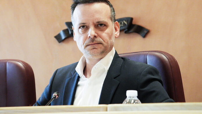Απάντηση Δούκα σε Μπακογιάννη: Να φτιάξουμε τα σχολεία μας που παραλάβαμε σε χείριστη κατάσταση