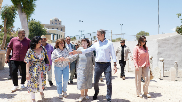 Επίσκεψη Μητσοτάκη στον αρχαιολογικό χώρο της Περβόλας: Μετά από 75 χρόνια παραδίδεται πια στους Ροδίτες και στους επισκέπτες