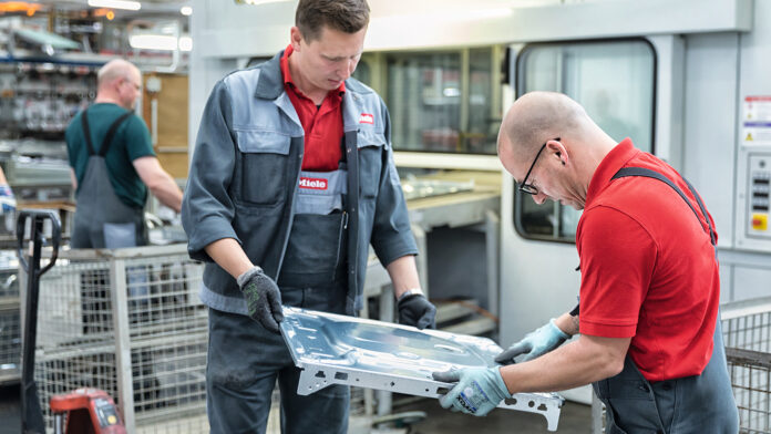 Miele: Η ιστορία δύο οικογενειών που έχτισαν ένα παγκόσμιο brand πάνω στο «πάντα καλύτερα»