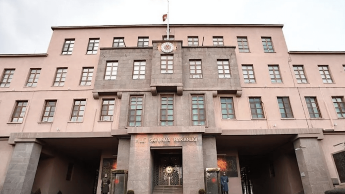 Τουρκικό ΥΠΑΜ κατά Ελλάδας και Κύπρου: «Παρακολουθούμε στενά τους εξοπλισμούς»