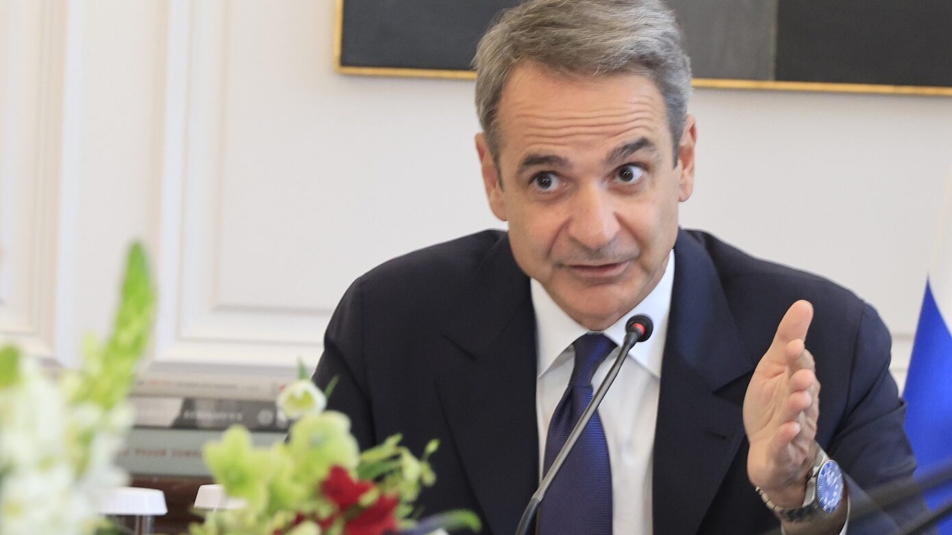 Επιχείρηση Βόρεια Ελλάδα – Το σχέδιο Μαξίμου να ανακόψει τις απώλειες και να προσεγγίσει τη συντηρητική του βάση