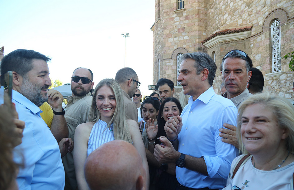 Κυριάκος Μητσοτάκης στο Αιγάλεω με βολές για την αντιπολίτευση: «Οι νεοσσοί της πολιτικής θέλουν να μας σώσουν»