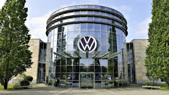 Γερμανία: Ο όμιλος Volkswagen θα καταργήσει 50.000 θέσεις εργασίας έως το 2030