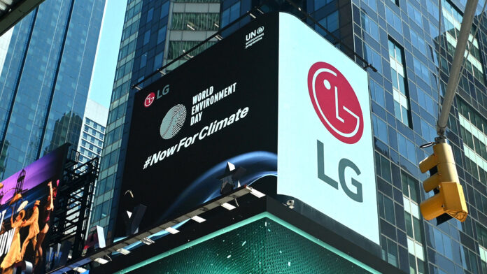 Η LG Electronics αναλαμβάνει δράση για την Παγκόσμια Ημέρα Περιβάλλοντος με μηνύματα κλιματικής ευαισθητοποίησης σε εμβληματικές οθόνες ανά τον κόσμο