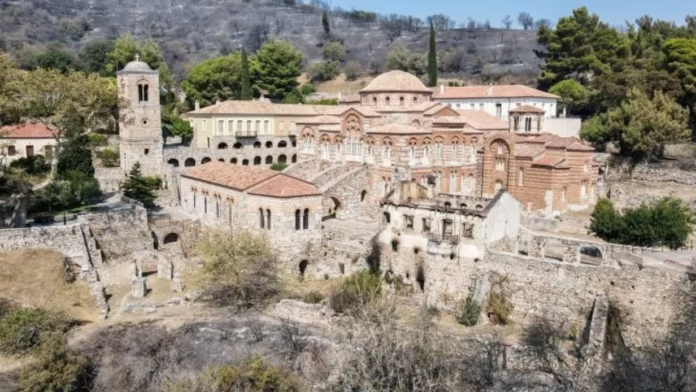 Περιφέρεια Στερεάς Ελλάδας 2,4 εκ. ευρώ για αποκατάσταση της Ιεράς Μονής Οσίου Λουκά στη Βοιωτία