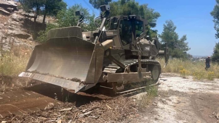 Σε εξέλιξη οι εργασίες συντήρησης του δασικού οδικού δικτύου του Δήμου Διονύσου