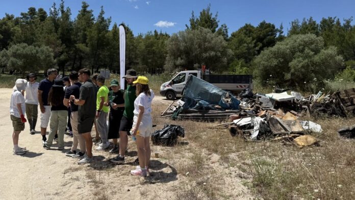 Ο Δήμος Κασσάνδρας και οι εθελοντές ένωσαν δυνάμεις για το περιβάλλον