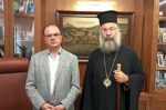 Στο πλευρό του Δημάρχου ο Μητροπολίτης Ρεθύμνης μετά την επίθεση στο Δημαρχείο
