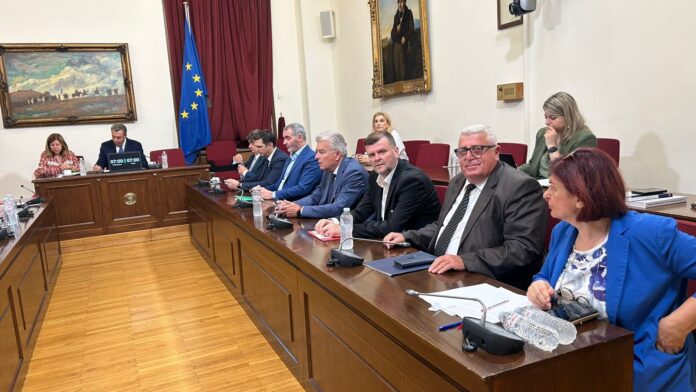 Φ. Ζαννετίδης στη Μόνιμη Επιτροπή Περιφερειών της Βουλής για τις υδατοκαλλιέργειες στην Περιφέρεια Νοτίου Αιγαίου
