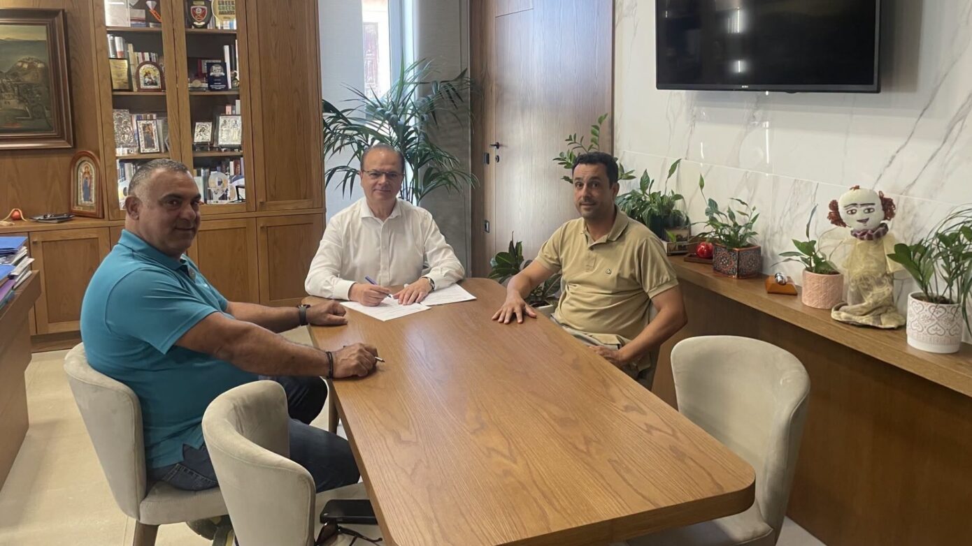Σύμβαση για κατασκευή λιθοδομών σε Κοινότητες του Δήμου Ρεθύμνης υπεγράφη