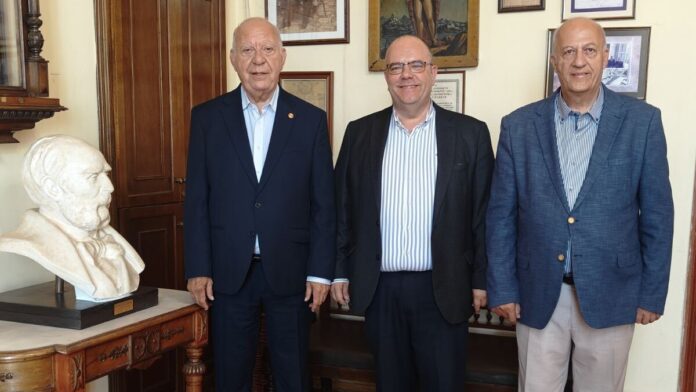 Δήμαρχος Σύρου Ερμούπολης συναντήθηκε με δημάρχους Χίου και Μόρφου Κύπρου