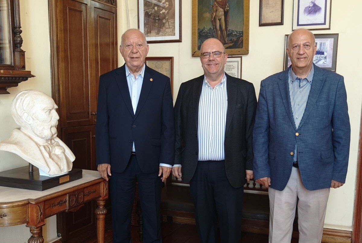 Δήμαρχος Σύρου Ερμούπολης συναντήθηκε με δημάρχους Χίου και Μόρφου Κύπρου