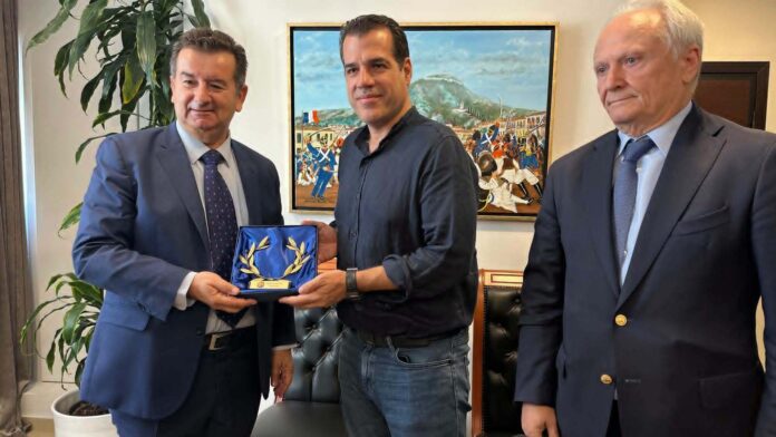 Δήμαρχος Άργους-Μυκηνών συναντήθηκε με τον Υπ. Μετανάστευσης και Ασύλου