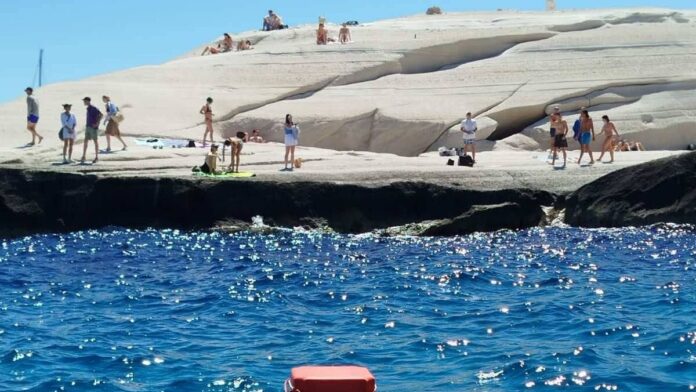 Δ. Μήλου: Όλα τα μέτρα ασφαλείας για την προστασία των λουομένων στο Σαρακήνικο