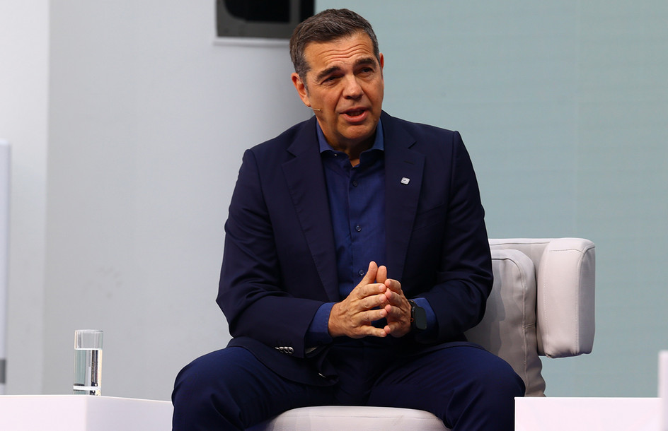 Τσίπρας: Δεν πήγα στο Columbia, έμαθα αγγλικά σε φροντιστήριο, γι’ αυτό δεν έχω καλή προφορά