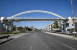 Σε λειτουργία οι ανελκυστήρες της πεζογέφυρας Αλίμου στη Λ. Ποσειδώνος