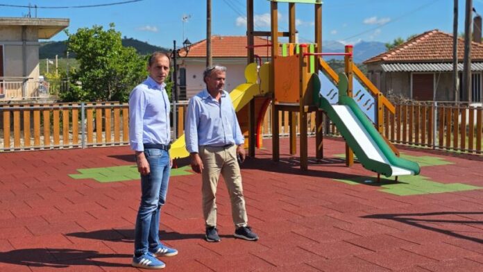 Περιφέρεια Αττικής ραδόθηκε η νέα παιδική χαρά στην Δ.K. Νεμούτας του Δ. Αρχαίας Ολυμπίας