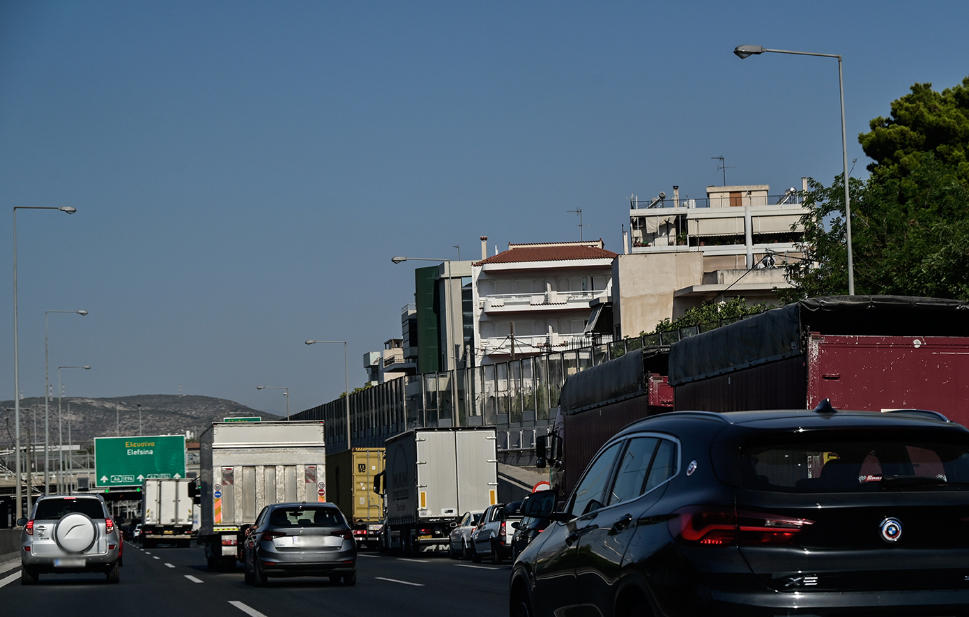 Κίνηση τώρα στον Κηφισό: Σημειωτόν τα οχήματα, προβλήματα σε Κηφισίας και Κατεχάκη, καθυστερήσεις στην Αττική Οδό