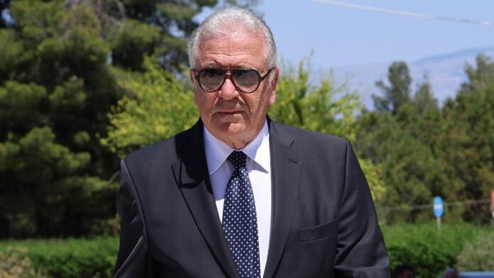 Δημήτρης Αβραμόπουλος: Γιατί δεν μπορεί να εκτελεστεί άμεσα το ευρωπαϊκό ένταλμα σύλληψης;